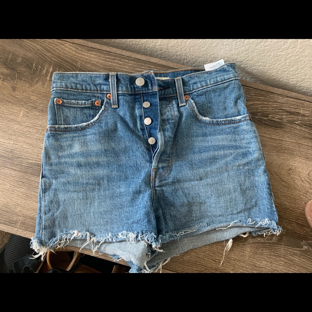 Levi’s Ribcage Jean Shorts